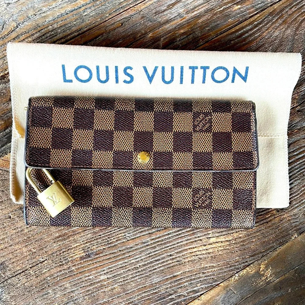 Vintage Louis Vuitton Damier Sarah long wallet & dust cover EVC